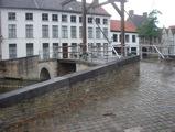 Bruges: pont sur le canal